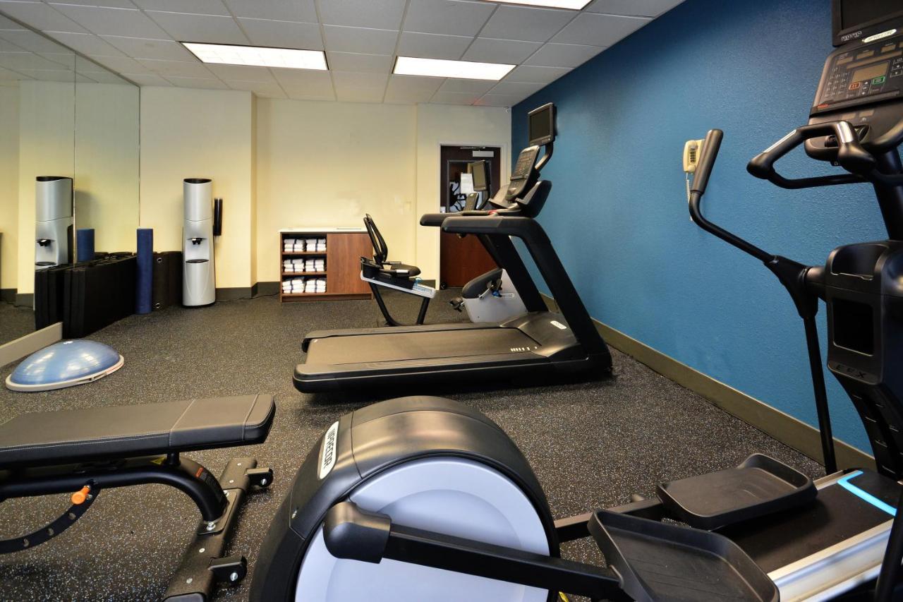 Hotel Express Richmond I-64 Short Pump Area By Ihg 2*