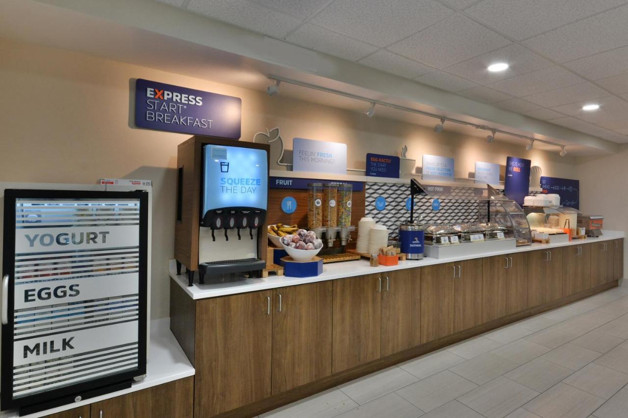 Holiday Express Richmond I-64 Short Pump Area By Ihg Hotel