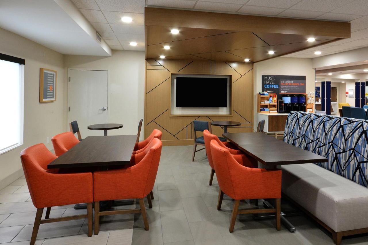 Holiday Express Richmond I-64 Short Pump Area By Ihg Hotel 2*