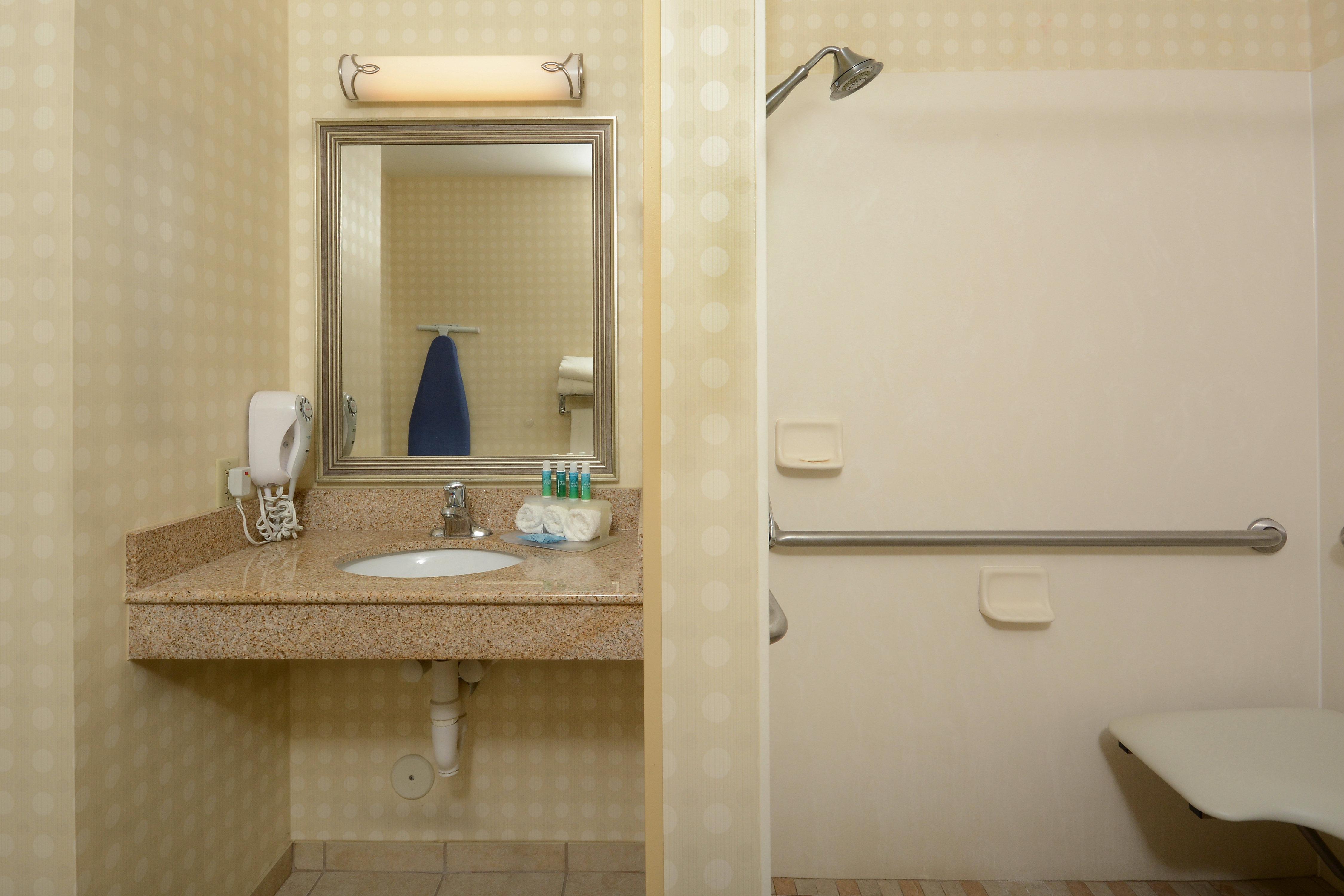 Hotel Express Richmond I-64 Short Pump Area By Ihg