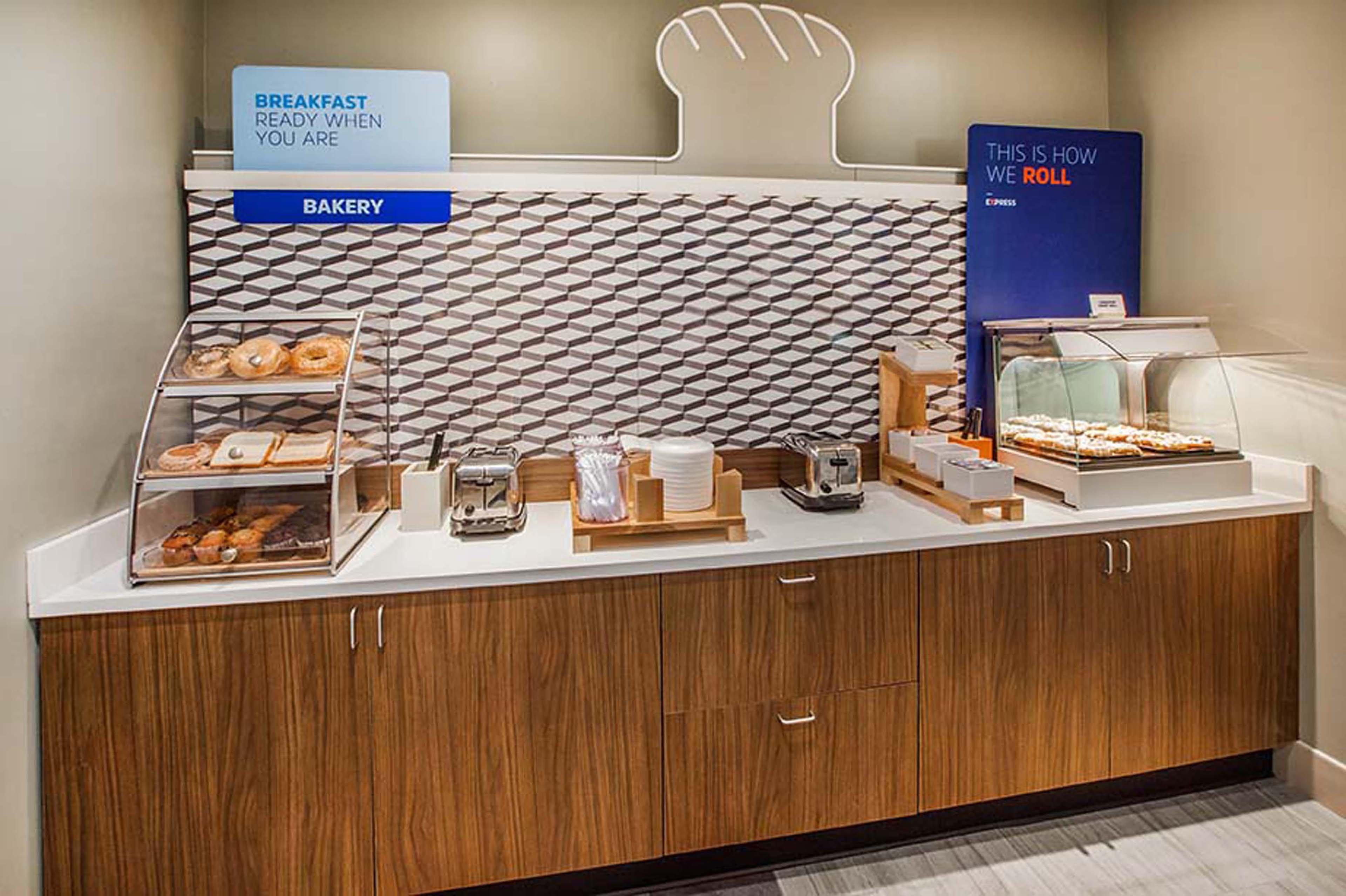 Hotel Holiday Express Richmond I-64 Short Pump Area By Ihg
