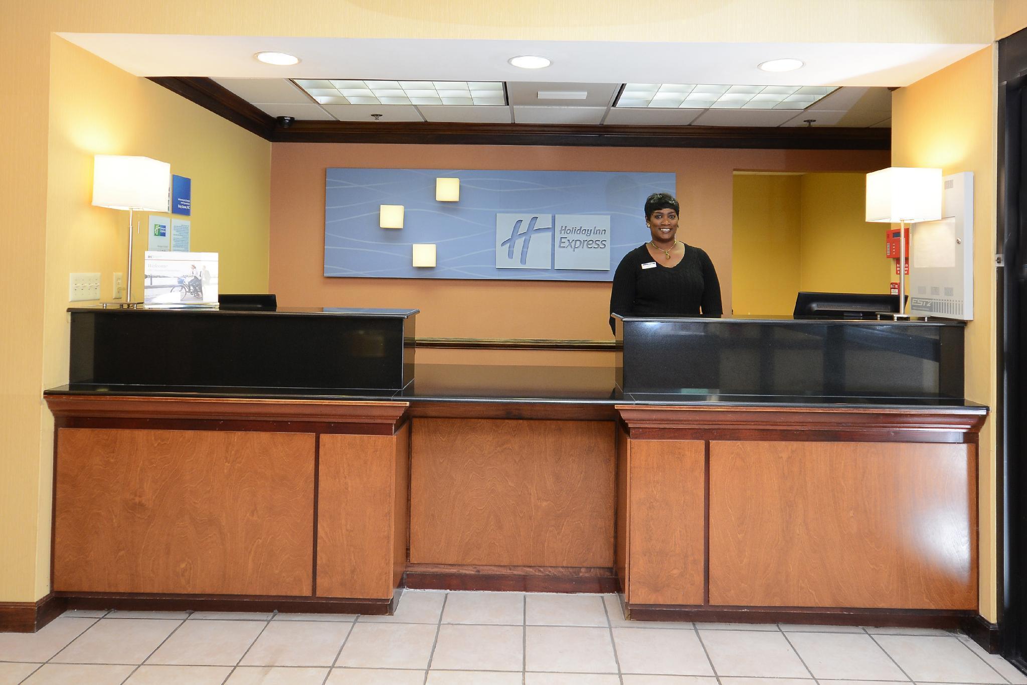 Hotel Express Richmond I-64 Short Pump Area By Ihg